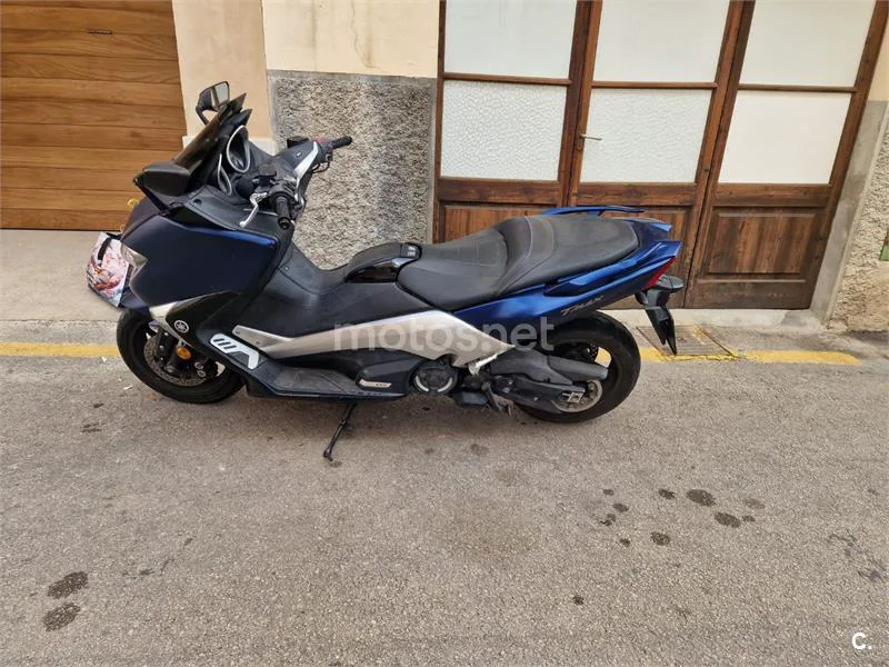 Yamaha TMAX - Vista 3