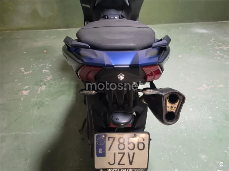 Yamaha TMAX - Vista 5