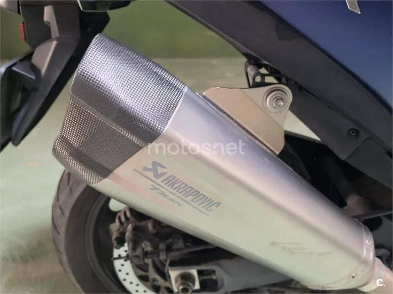 Yamaha TMAX - Vista 6