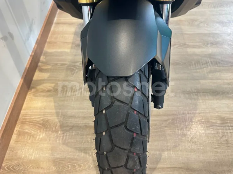 Honda X-ADV - Vista 12