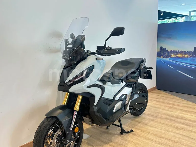 Honda X-ADV - Vista 4