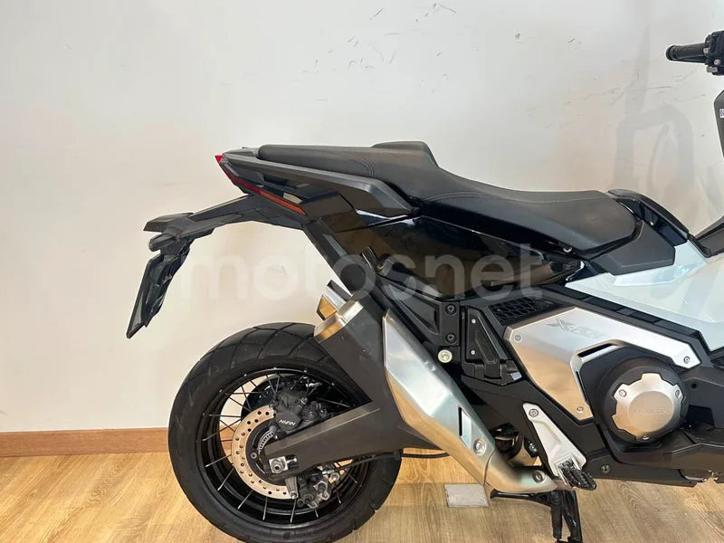 Honda X-ADV - Vista 6