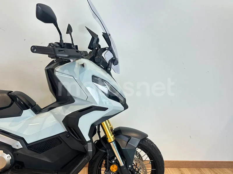 Honda X-ADV - Vista 7
