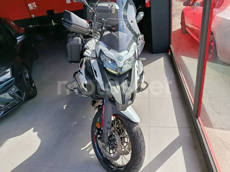 Benelli TRK 502 - Vista 3