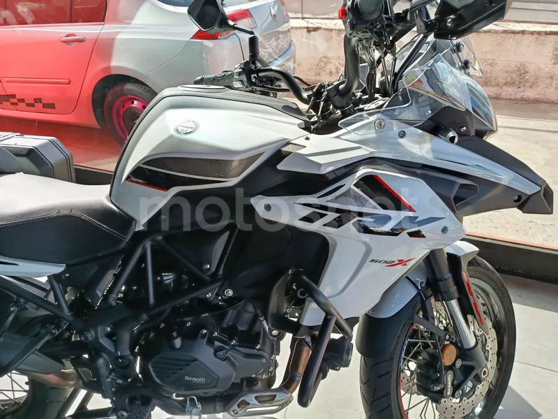 Benelli TRK 502 - Vista 8
