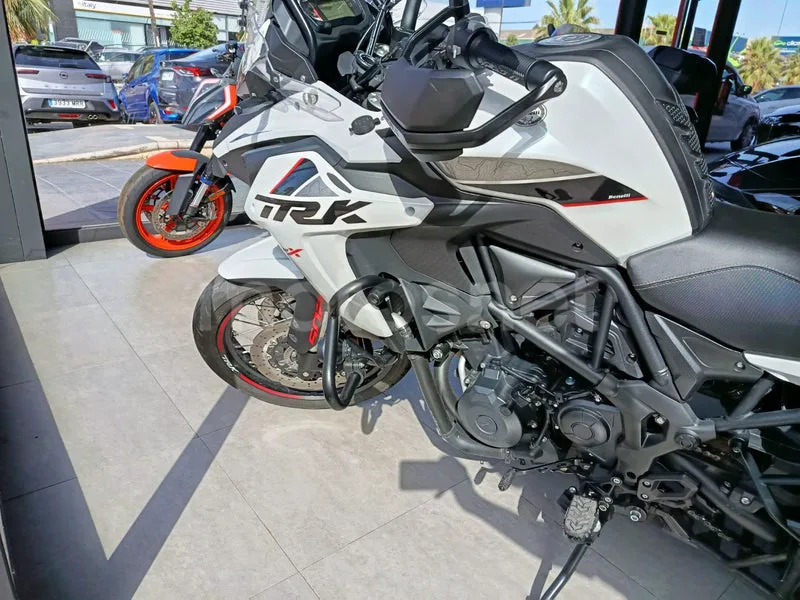 Benelli TRK 502 - Vista 10