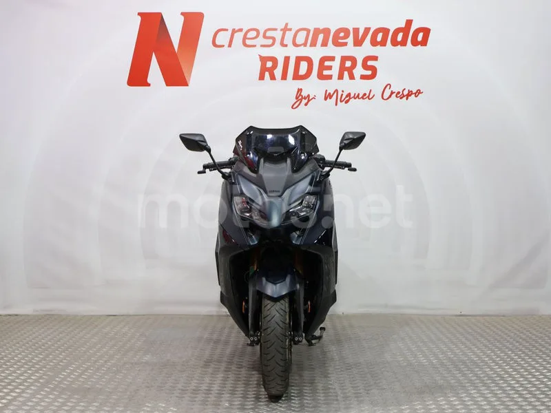 Yamaha TMAX - Vista 5