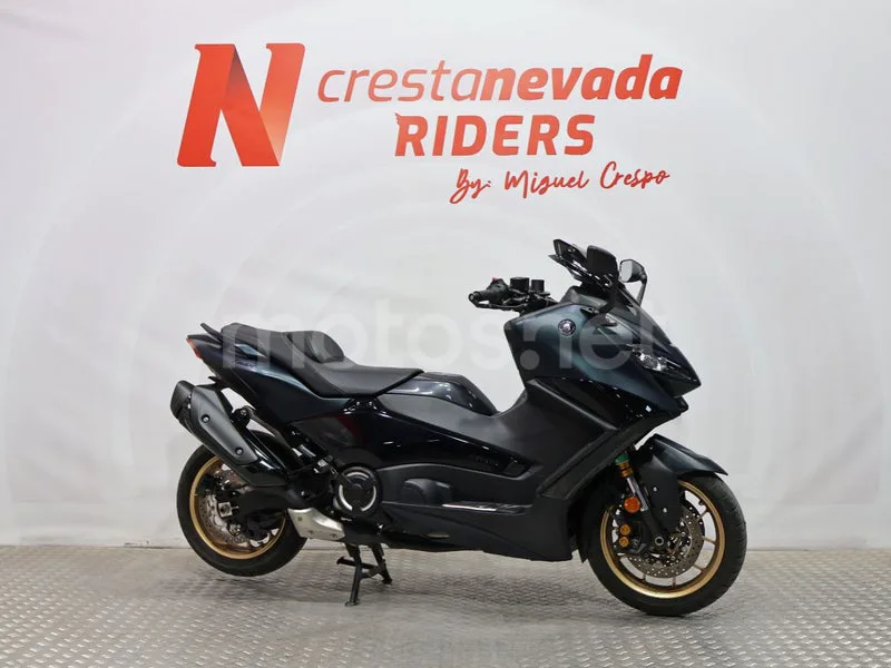 Yamaha TMAX - Vista 6