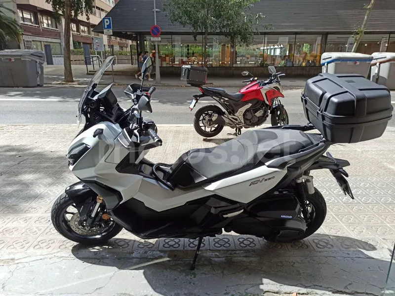 Honda ADV350 - Vista 7