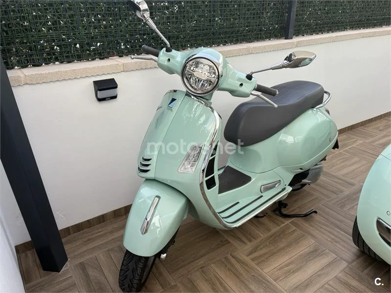 Vespa GTS 300 3900 € 2023 Alicante - 2