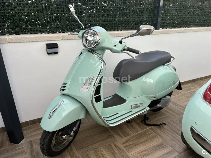 Vespa GTS 300 - Vista 4