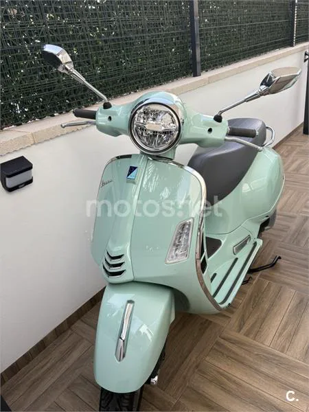 Vespa GTS 300 - Vista 5