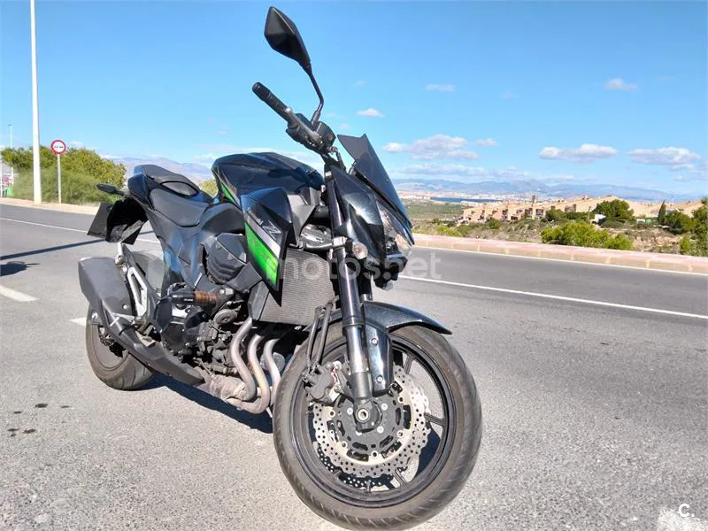 Kawasaki Z800 - Vista 3
