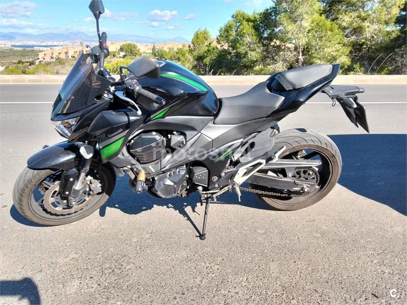 Kawasaki Z800 - Vista 4
