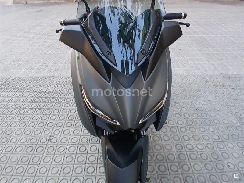 Yamaha XMAX 300 - Vista 3