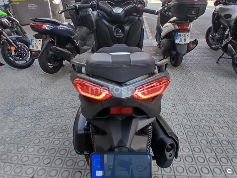Yamaha XMAX 300 - Vista 7