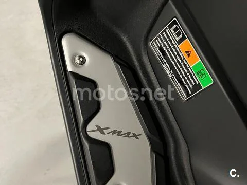 Yamaha XMAX 300 - Vista 9