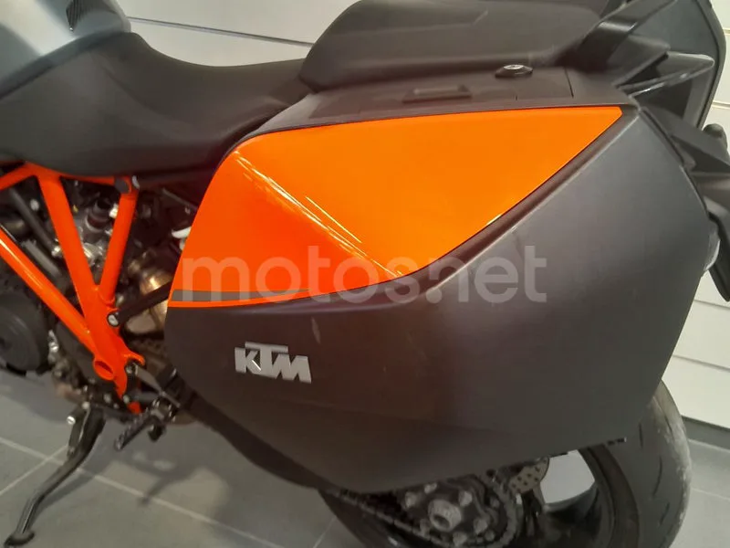 KTM 1290 Super Duke GT - Vista 5