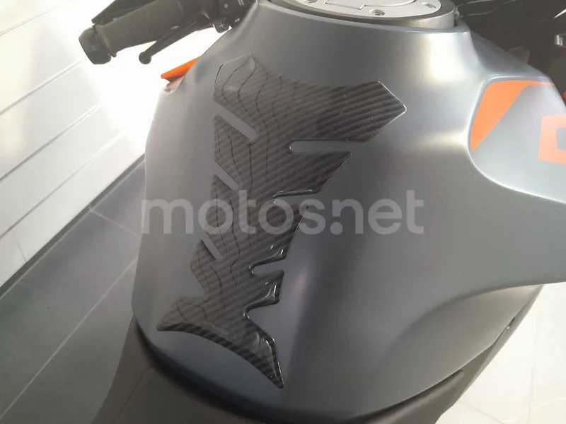 KTM 1290 Super Duke GT - Vista 6