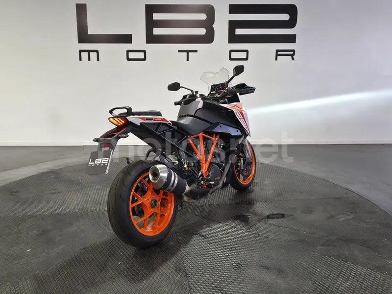 KTM 1290 Super Duke GT - Vista 7