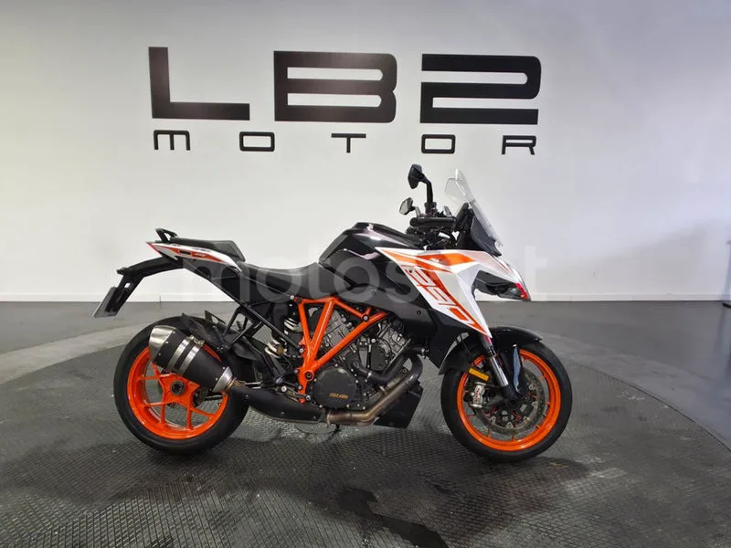 KTM 1290 Super Duke GT - Vista 8