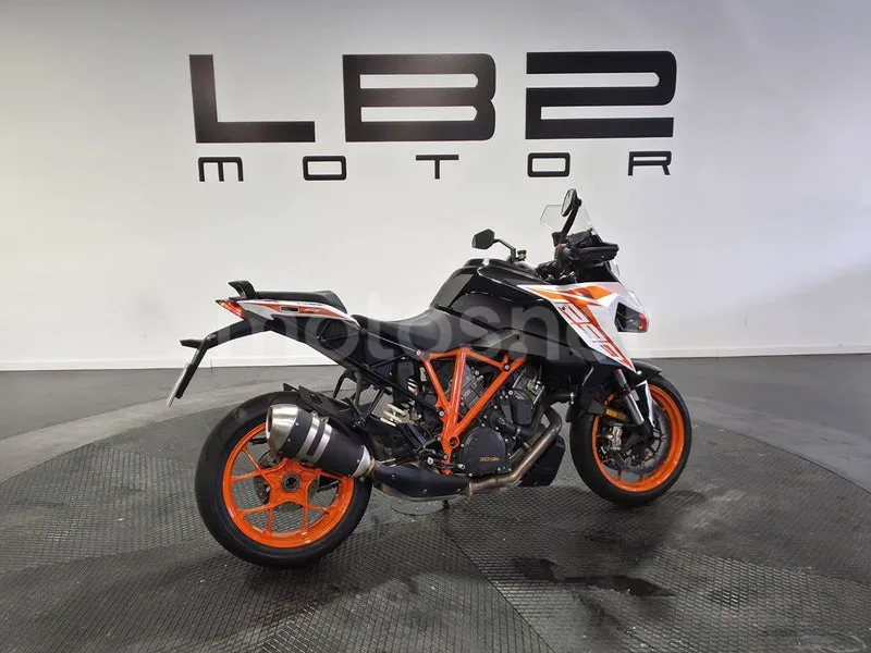 KTM 1290 Super Duke GT - Vista 9