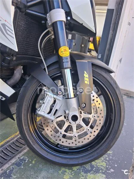 KTM 990 Super Duke - Vista 5