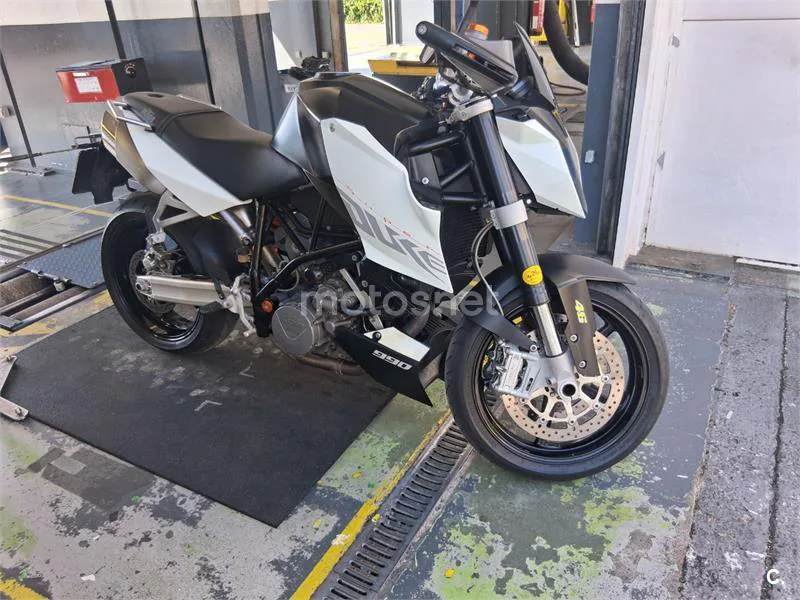 KTM 990 Super Duke - Vista 7
