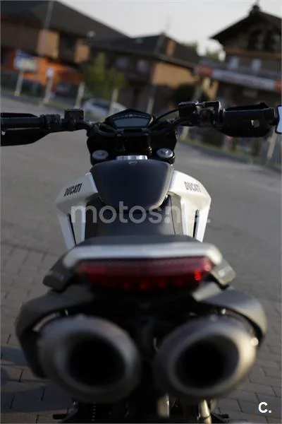 Ducati Hypermotard - Vista 18