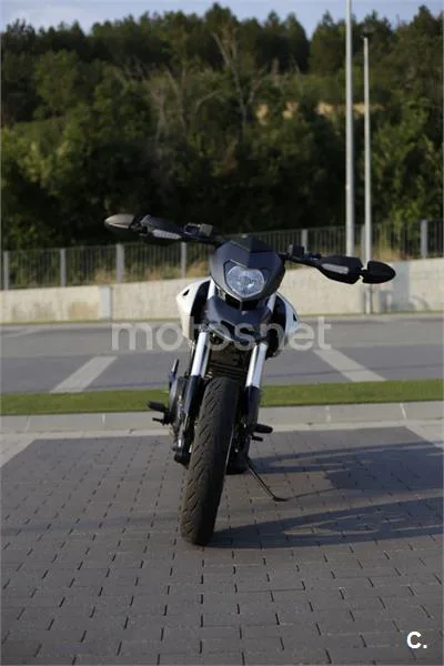 Ducati Hypermotard - Vista 26