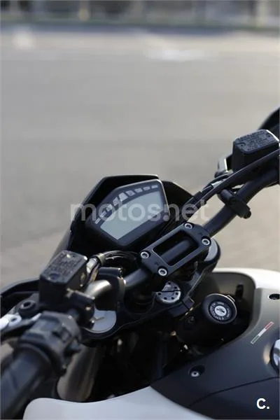 Ducati Hypermotard - Vista 31