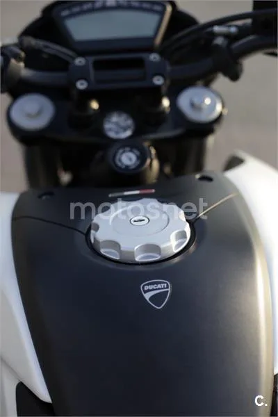 Ducati Hypermotard - Vista 32