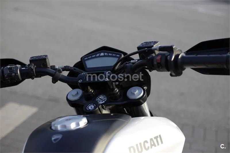 Ducati Hypermotard - Vista 33
