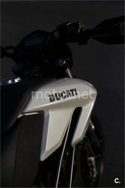 Ducati Hypermotard - Vista 34