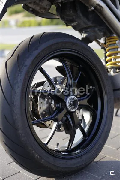 Ducati Hypermotard - Vista 38