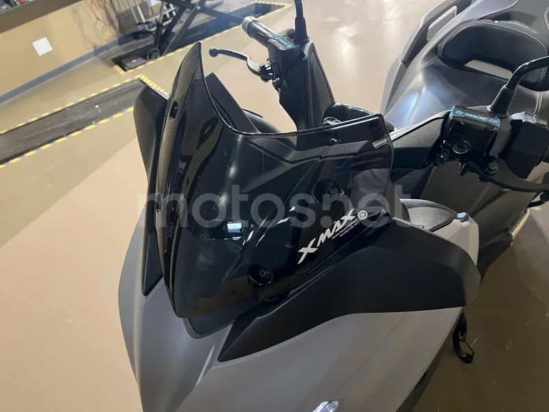 Yamaha XMAX 125 - Vista 6