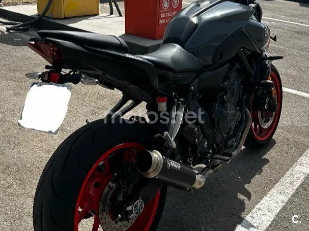 Yamaha MT-07 - Vista 8