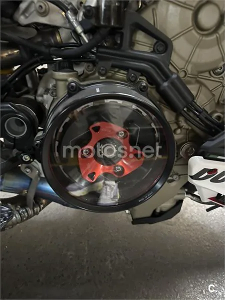 Ducati Streetfighter V4 - Vista 5