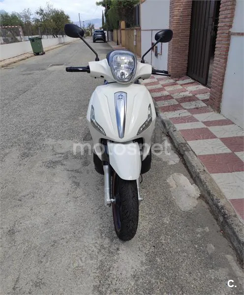 Piaggio Beverly 125 - Vista 3