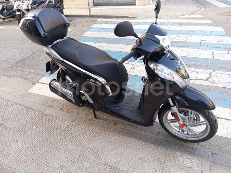 Honda SH300i - Vista 4
