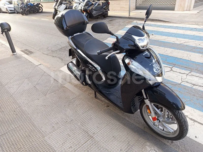 Honda SH300i - Vista 8