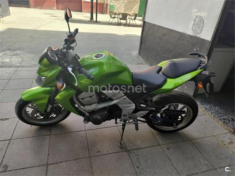 Kawasaki Z750 - Vista 3