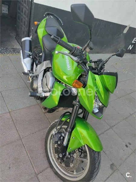 Kawasaki Z750 - Vista 4