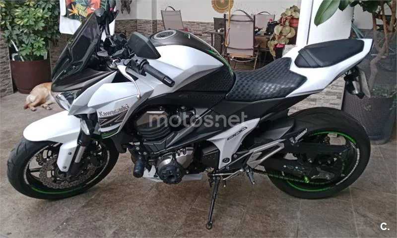 Kawasaki Z800 - Vista 4