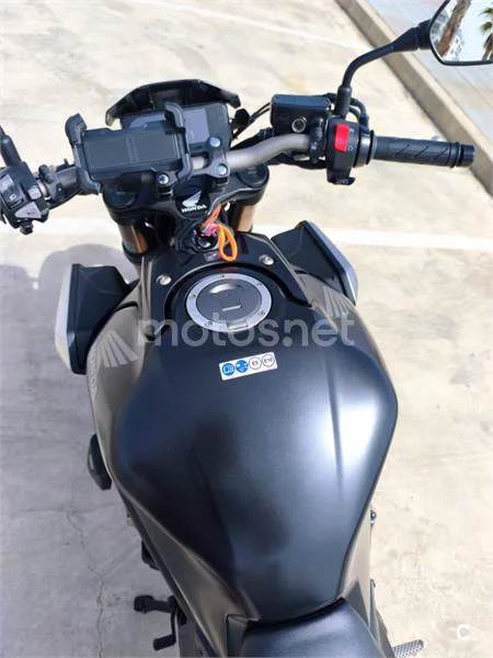 Honda CB650R - Vista 4