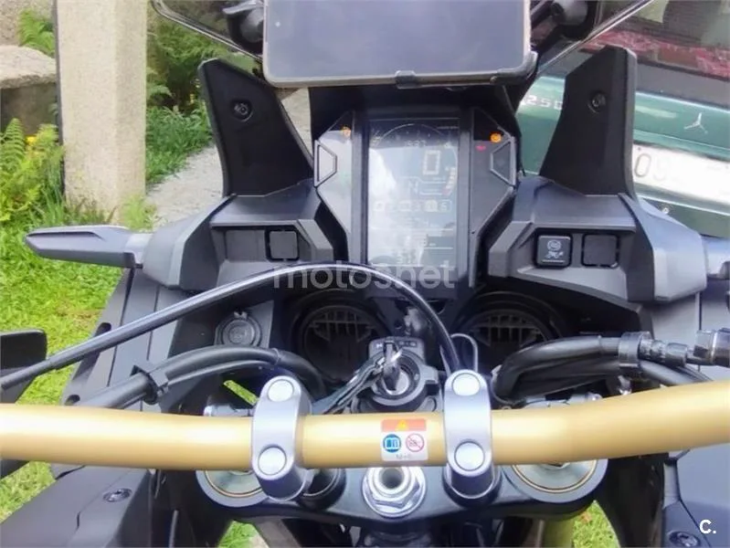 Honda CRF1000L Africa Twin - Vista 8