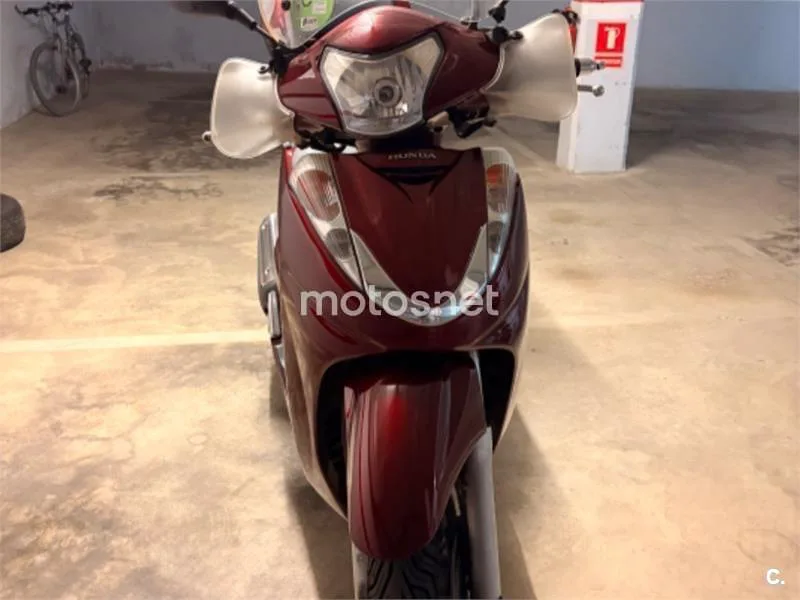 Honda SH300i - Vista 7