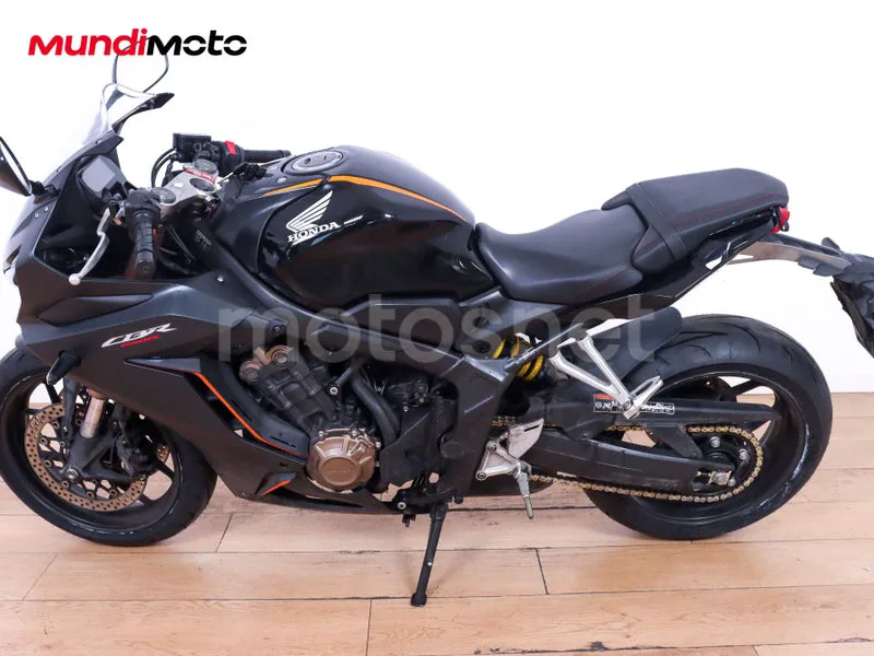 Honda CBR650R - Vista 6