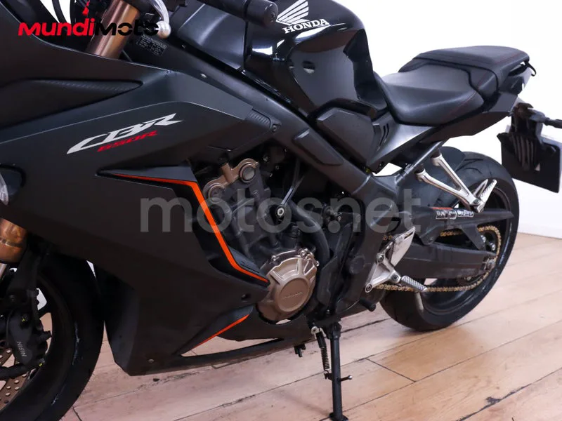 Honda CBR650R - Vista 10