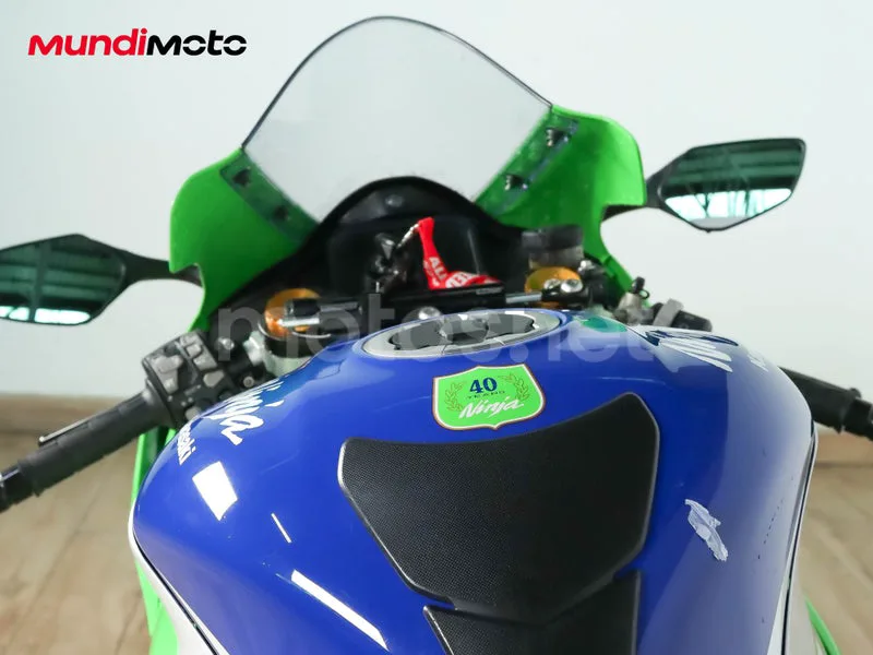 Kawasaki Ninja ZX-10R - Vista 11